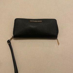 Michael Kors zip up wristlet wallet